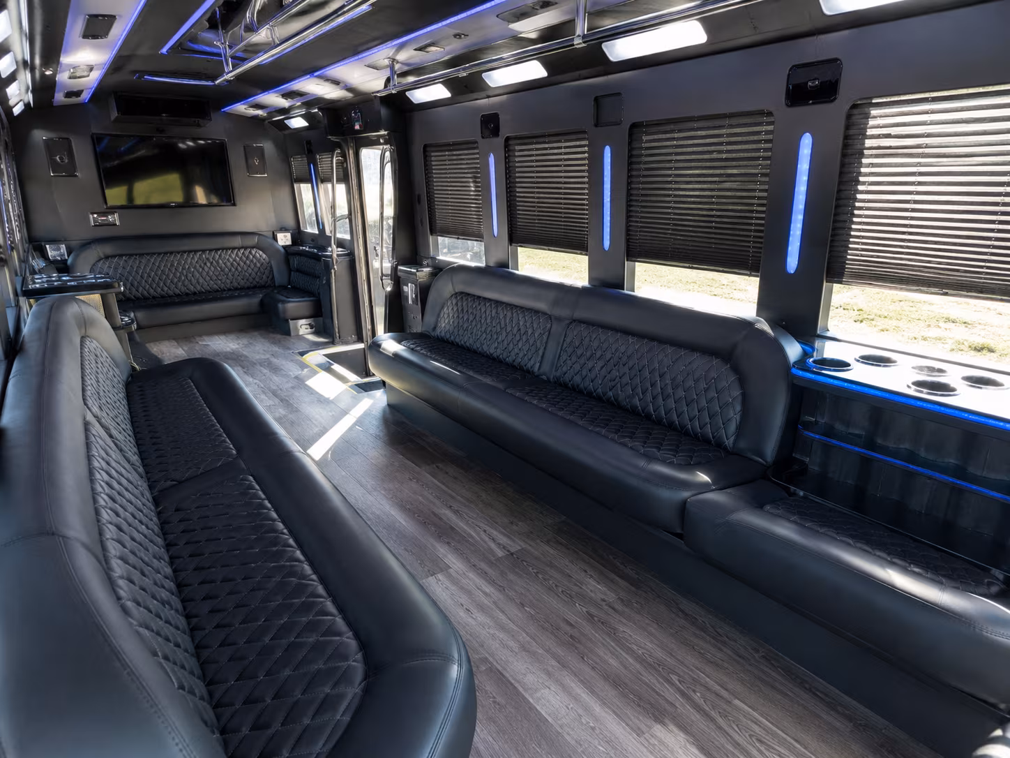 bus rentals for washington state agricultural and energy conferences in pasco
